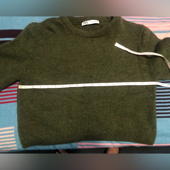 Cropped Knit Sweater - Picture 4 of 7